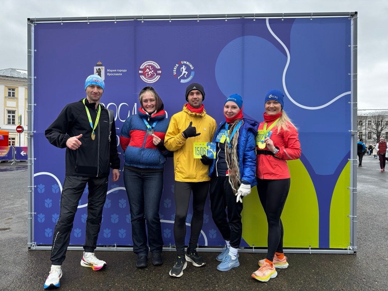 В юном месяце апреле, в старом парке тает снег… И весёлые спортсмены начинают свой забег💪 В юном месяце апреле, в старом парке тает снег… И весёлые спортсмены начинают свой забег💪