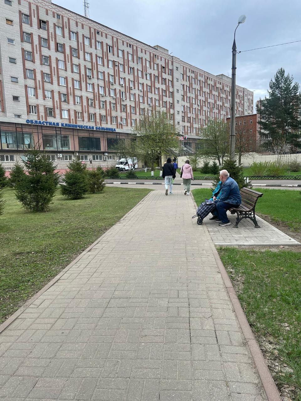 Весна – время перемен и обновлений! А это значит, что пришло время преобразиться входной группе в здании стационара ЯОКБ. Весна – время перемен и обновлений! А это значит, что пришло время преобразиться входной группе в здании стационара ЯОКБ.