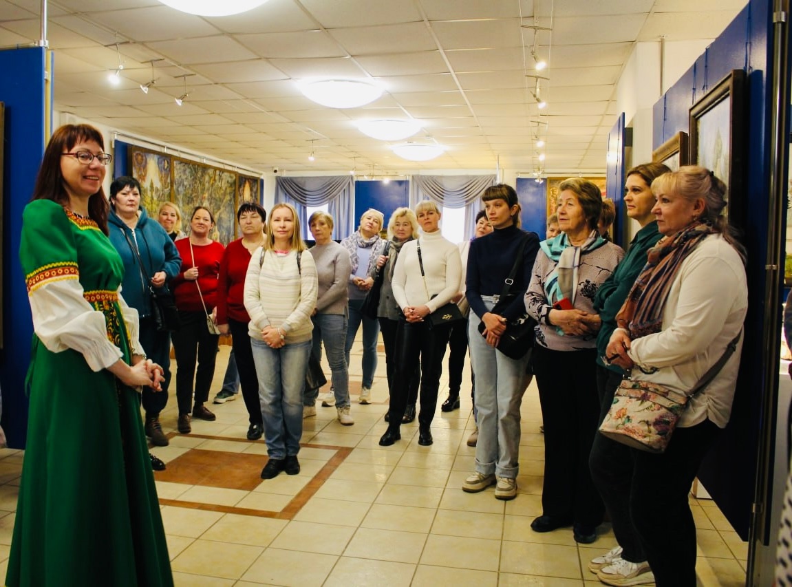 Сотрудники Ярославской областной больницы с экскурсией посетили Углич Сотрудники Ярославской областной больницы с экскурсией посетили Углич